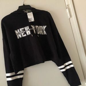 New York Cropped Hoodie